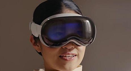 Kiderült: Brutális összeget kereshet az Apple a Vision Pro szemüvegeken
