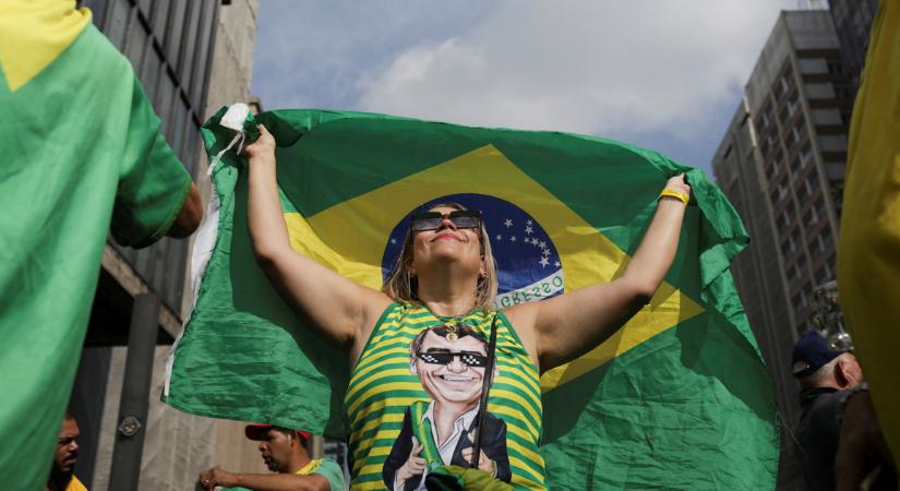 Nagygyűlést tartott Jair Bolsonaro, több ezren álltak ki mellette