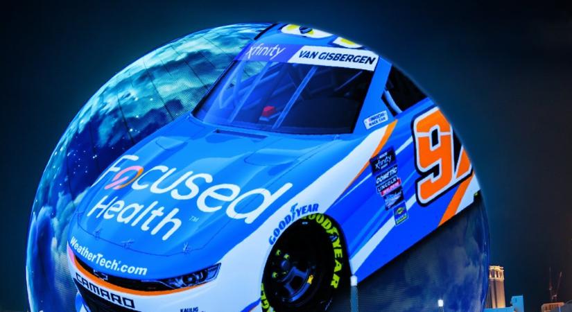NASCAR: Bemutatták SVG autójának Las Vegas-i munkaruháját