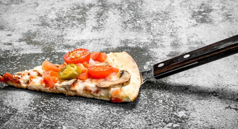 Így lesz újra ropogós a kihűlt pizza: biztos módszert mutatunk