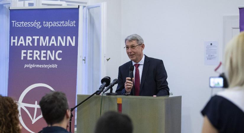 Bemutatták Hartmann Ferenc ellenzéki polgármesterjelöltet Veszprémben