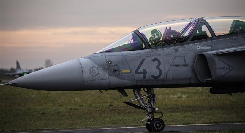 Arcvesztés helyett Gripen-beszerzés: mit tudnak a magyar légierő továbbfejlesztett vadászbombázói?