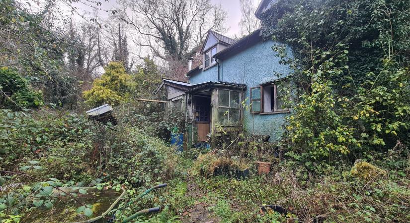 Hátborzongató dolgokat rejt ez az elhagyatott ház az angliai Herefordshire-ben
