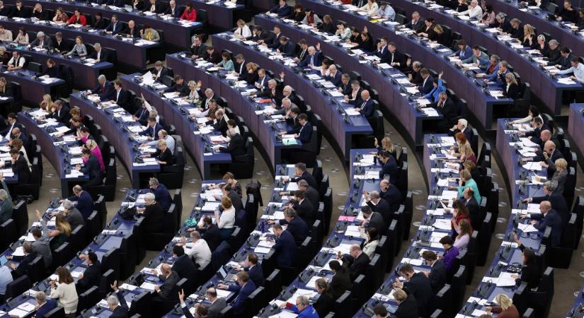 A kritikus hangokat megvédő jogszabályt fogadott el az EP