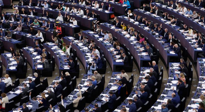 Az EP új szabályt fogadott el a politikai hirdetések átláthatóságának növelésére