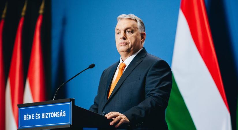 Füttykoncerttel köszöntötték Orbán Viktort Prágában