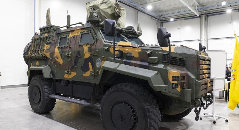 Kolosszális harci jármű érkezik Budapestre: Mire készül a Magyar Honvédség?