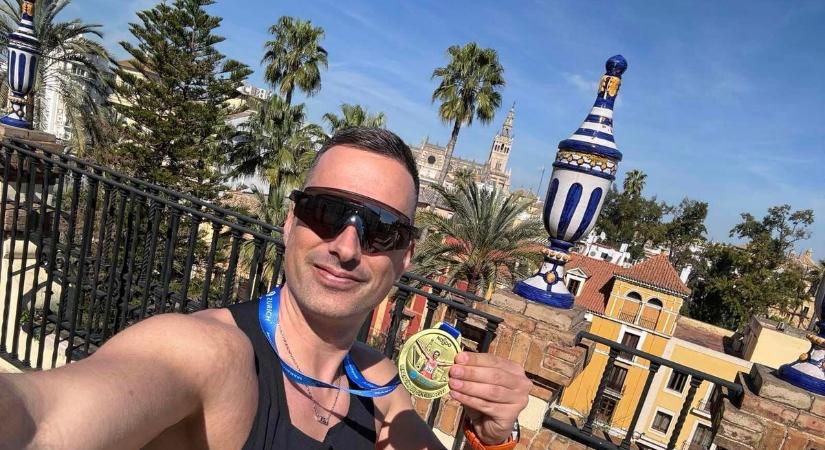 Ovádi Péter kormánybiztos, képviselő lefutotta a maratont Sevillában