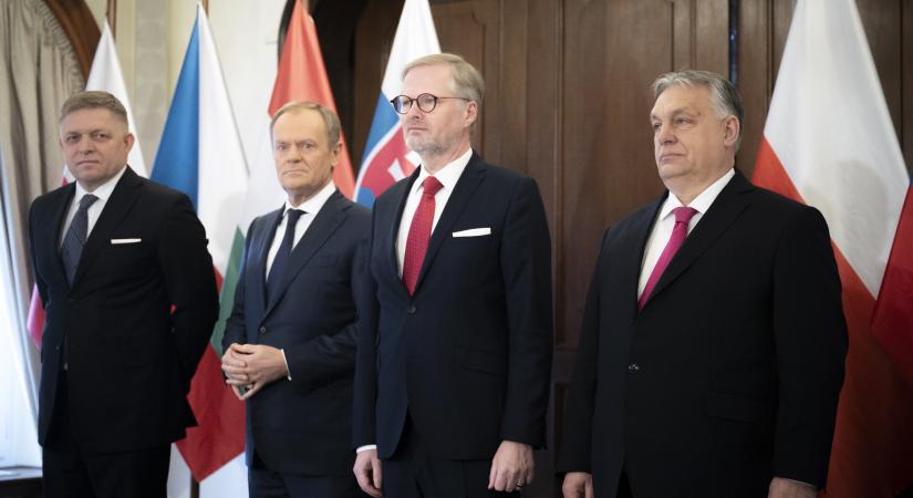 Orbánt és Ficót is kifütyülték Prágában