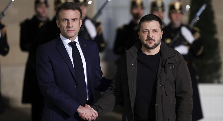 Emmanuel Macron eddigi elveit feladva segítene Ukrajnának a háborúban