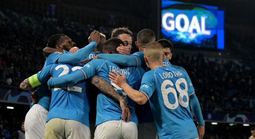 Parádés gólokkal végezte ki a Napoli a kiesőjelöltet