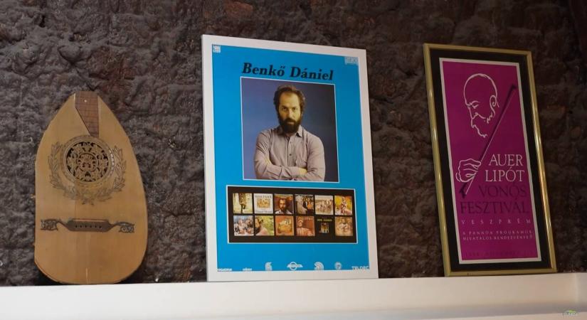 Benkő Dániel hagyatéka a PTE Művészeti Kar könyvtárában – könyvek, kották, lemezek oktatók, hallgatók érdeklődők számára