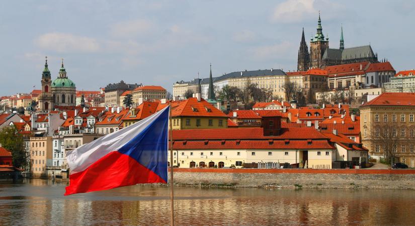 Elutasította a cseh alsóház az egyenlő házasságot