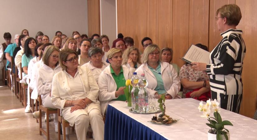 Elismerő okleveleket adtak át a Kanizsai Dorottya Kórházban a Magyar Ápolók Napja alkalmából