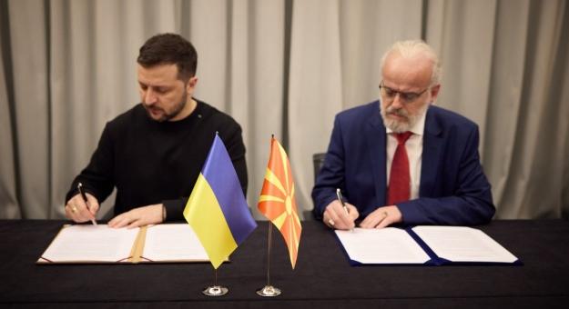 Észak-Macedónia aláírta az Ukrajna EU- és NATO-tagságát támogató nyilatkozatot
