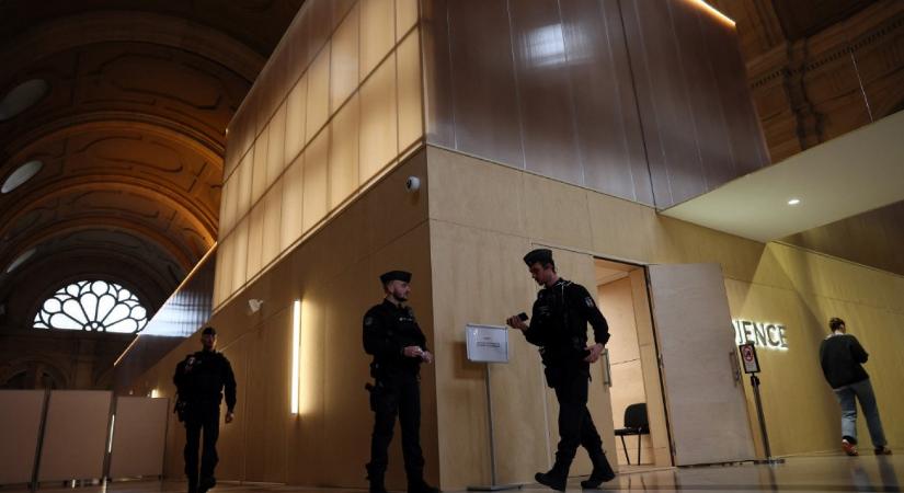 Bíróság előtt a strasbourgi karácsonyi vásáron elkövetett terrortámadás négy vádlottja