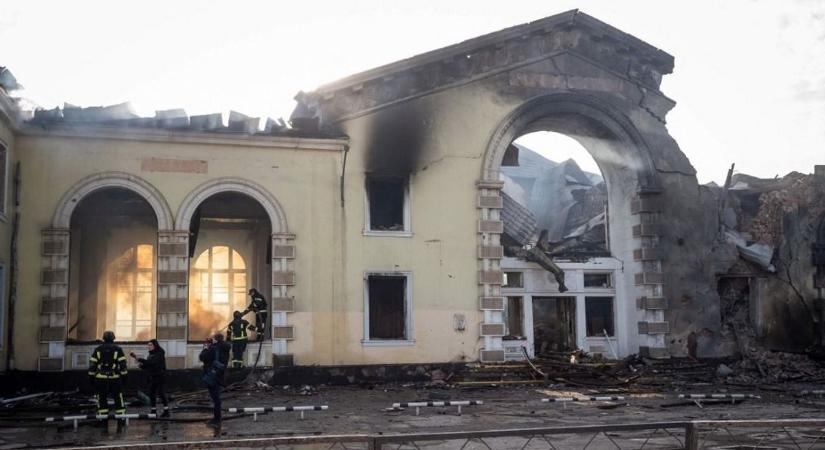 Kőkemény orosz nyomás alatt az ukránok Konsztantyinovka irányában – Csaszov Jarnál elvágták az utánpótlást