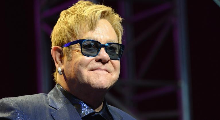 Több mint 7 milliárd forintnak megfelelő összegért keltek el Elton John relikviái