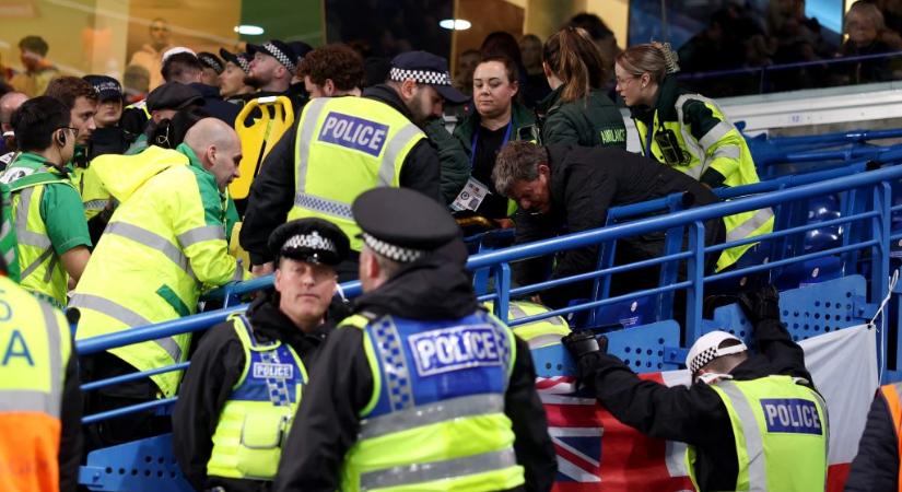 A Stamford Bridge-en lelátóról lezuhanó szurkolót korábban kitiltották a stadionokból