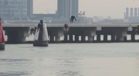 Megrendezték a világ első jetpackes versenyét Dubajban – videó