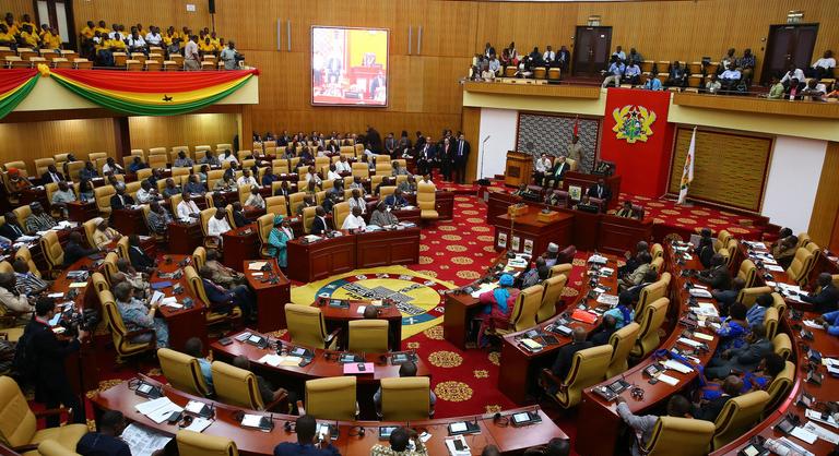 Ghána parlamentje nem fizette a rezsit, úgyhogy lekapcsolták náluk az áramot