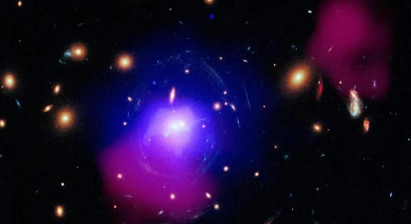 Fekete lyuk erős kitörése segíti elő a csillagok tömeges keletkezését