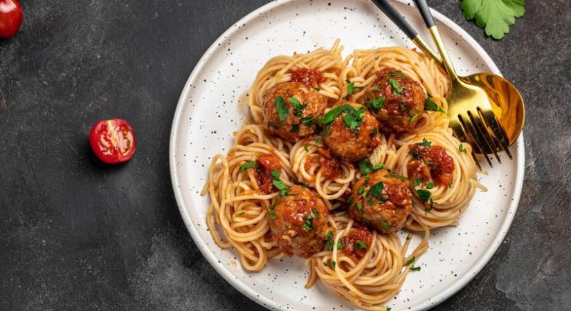 Laktató spagetti fűszeres húsgombóccal: készítsd úgy, mint az olaszok