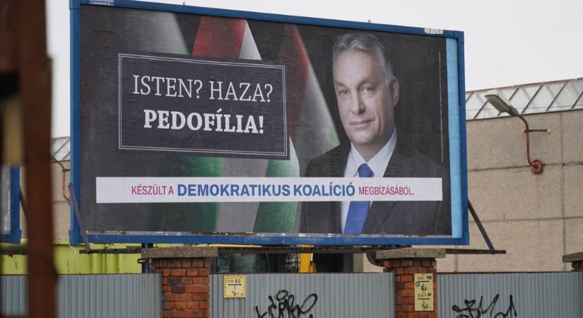 „Isten? Haza? Pedofília!” címmel indít plakátkampányt a DK
