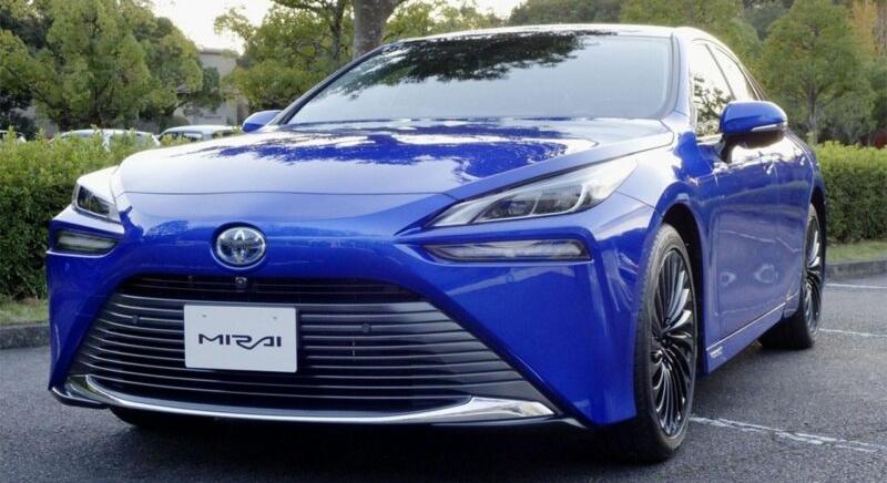 A Toyota új életre kelti a hagyományos autókat