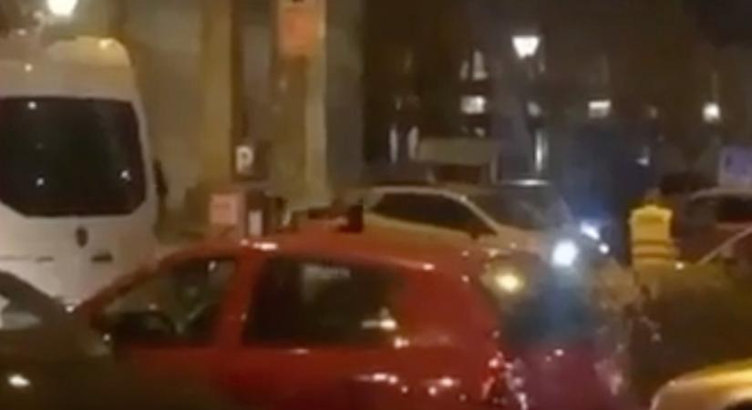 Biztonsági őrökkel verekedett egy féri a Keleti pályaudvarnál, az esetről videó készült
