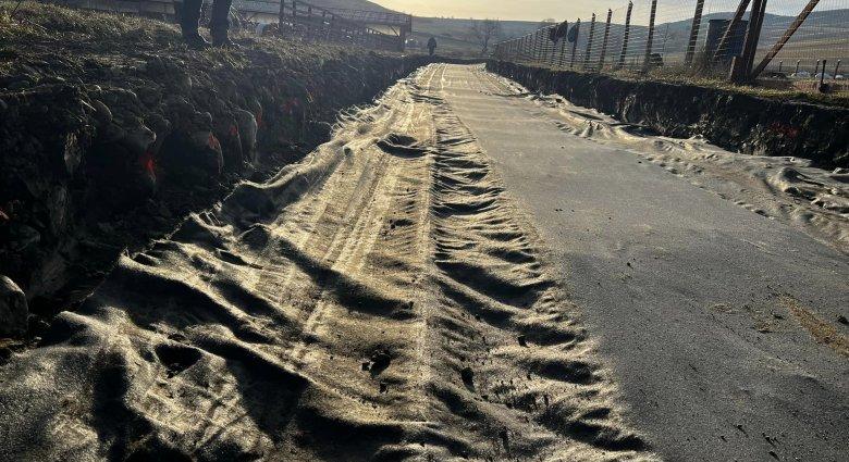 Közel tíz kilométernyi mezei út felújítása kezdődött el Kányád községben