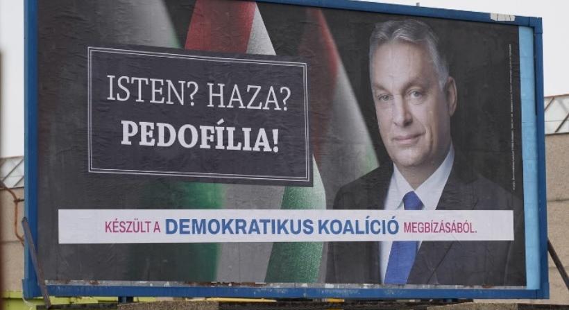 Pedofilozós, orbános plakátkampányt indított a DK, Donáth Annának hányingere lett