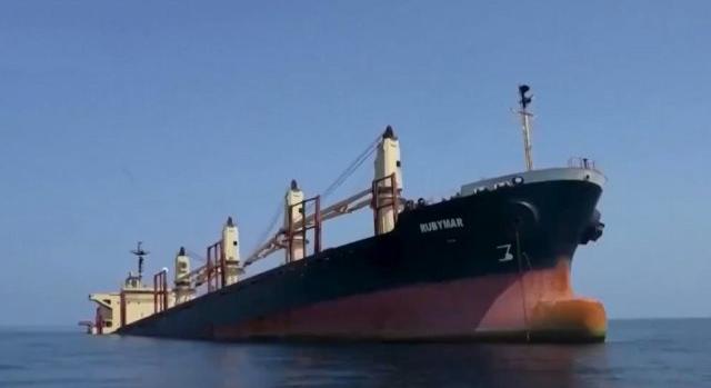 Elsüllyedt a húszi rakétával eltalált hajó, ökológiai katasztrófa fenyeget