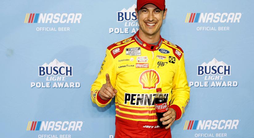 NASCAR: Joey Logano megszerezte karrierje 30. főkategóriás pole-ját
