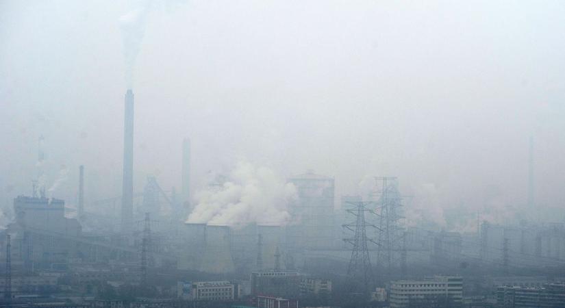 Kínának elege lett a saját széndioxid-kibocsátásból, szigorú lépésről döntött