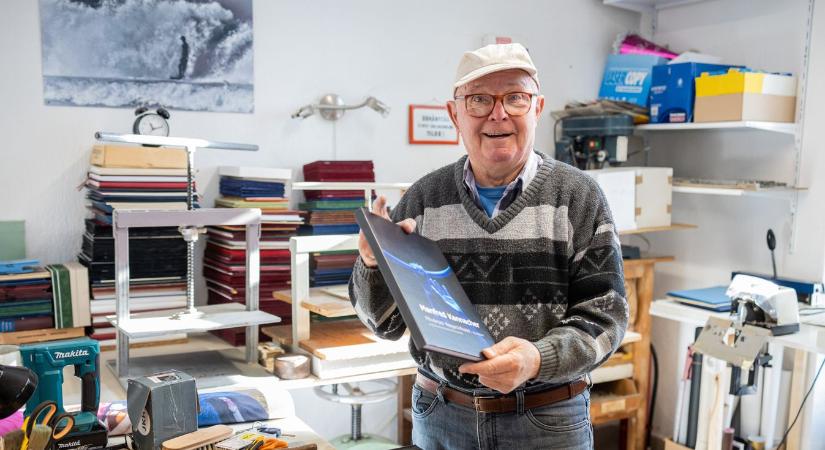 64 éve köti a kódexeket és könyveket a 80 éves siófoki mester