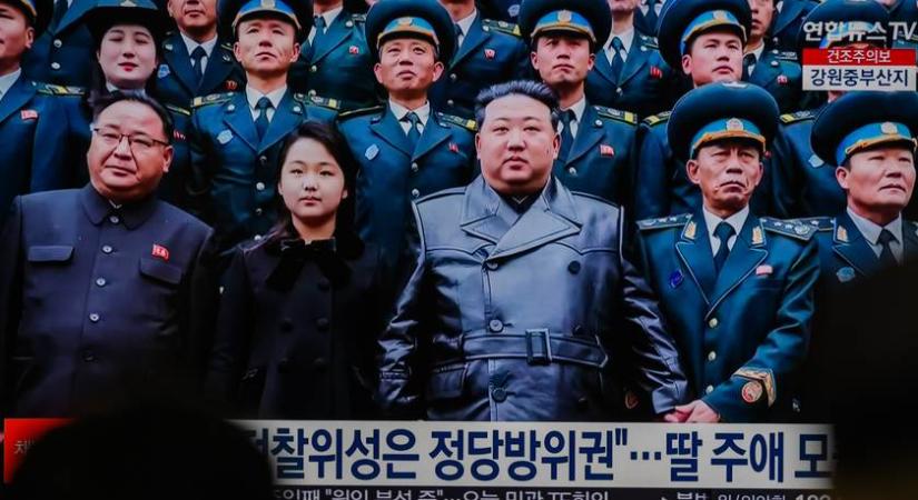 Két tinit azért ítéltek kényszermunkára, mert dél-koreai videót néztek