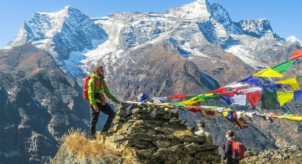 Nepál új követelményt vezetett be a hegymászók számára