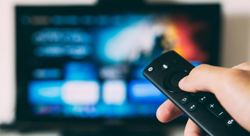 Közel 400 millió forintos csalás: óriási a balhé Zalában, 21 tévécsatorna szerzői jogait sértették meg