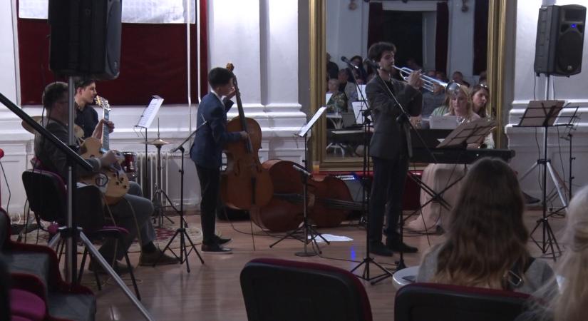 A hölgyeknek kedveskedő jazzkoncertet rendeztek a Honvéd Kaszinóban