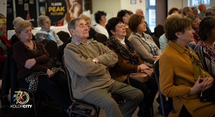 Szenior Szabadegyetem: A tanulás segíti az idősek szellemi fittségét
