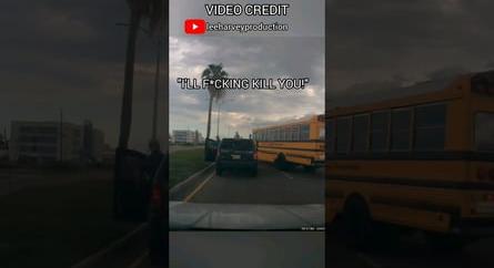 Egy iskolabusszal kezdett balhézni egy autós