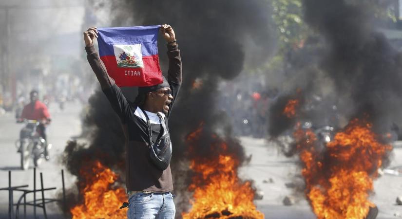 Pokoli állapotok uralkodnak Haitin: bűnözők tartják terrorban a lakosságot, az országban rendkívüli állapotot hirdettek - megrázó fotók (18)