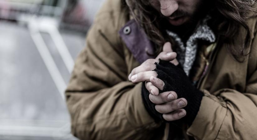 Hajléktalant raboltak ki Pécs belvárosában