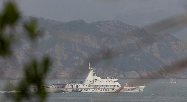 Kína vízágyúkkal támadt Fülöp-szigeteki hajóra, négy ember megsérült