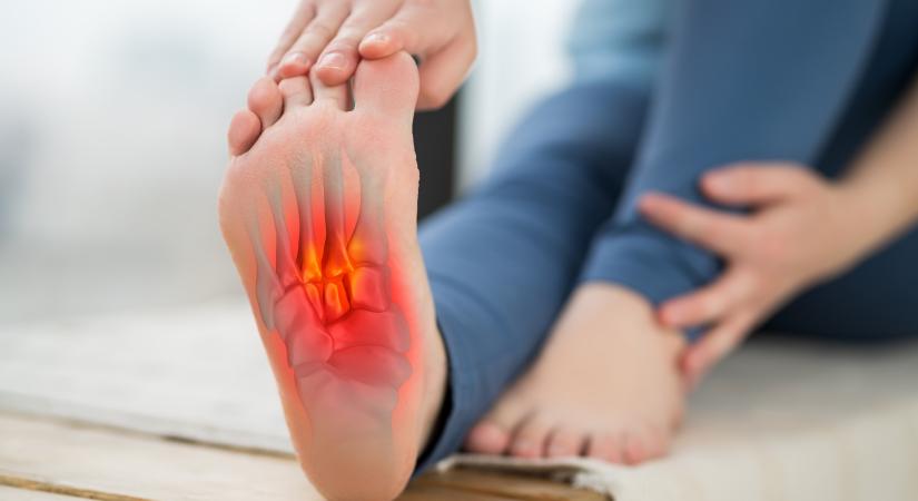 Lúdtalp: derékfájás, lábfájdalom és izomfájdalom jelezi a deformitást