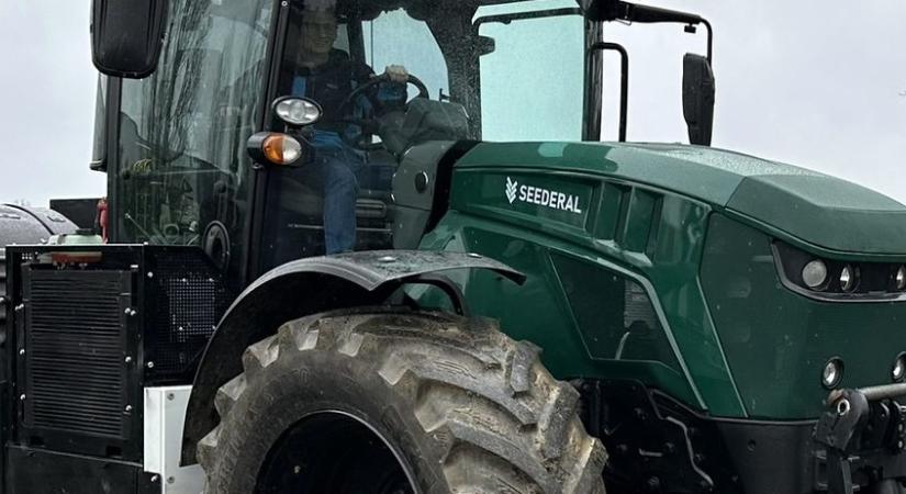 Új francia traktor születik, el akarják hagyni belőle a sebességváltót
