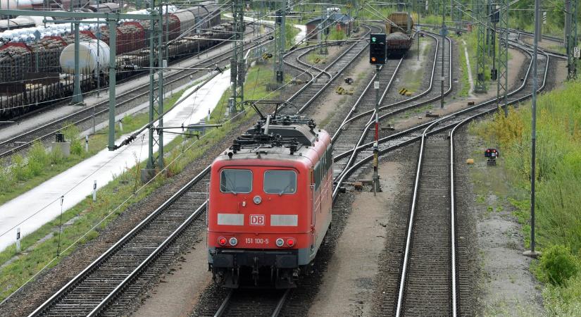 Másfél napra megint megáll a német vasút, újra sztrájkolnak a DB-nél