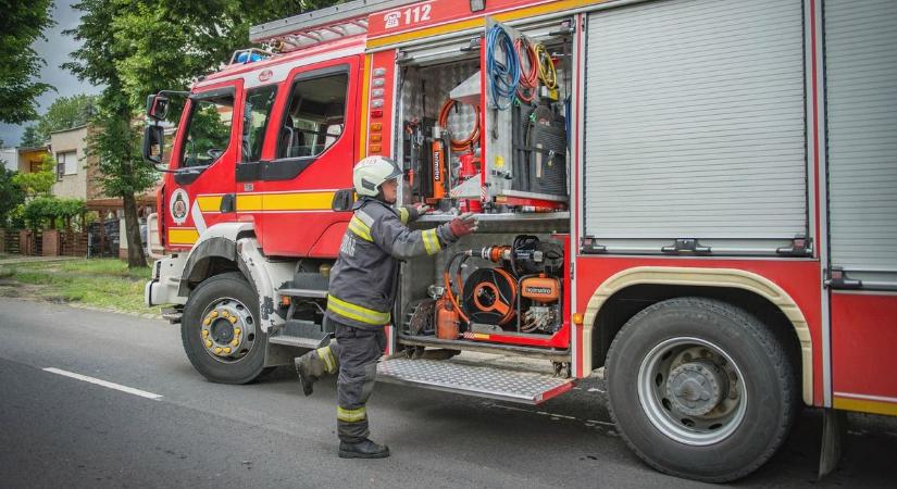 Kazánháztűzhöz riasztották a tűzoltókat Jászapátinál
