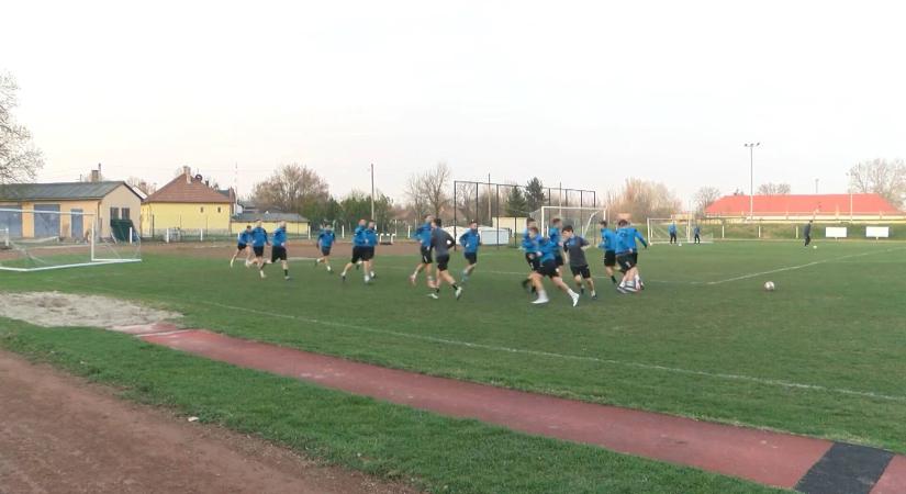 Labdarúgás – Megkezdődtek az első osztályú bajnokság küzdelmei a Dombóvár FC számára